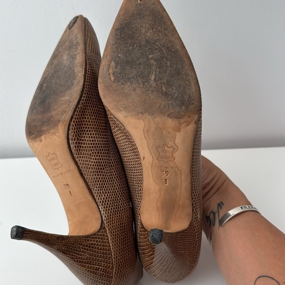 Vintage Rene Mancini Tan Textured Heels - Picture 6 of 10